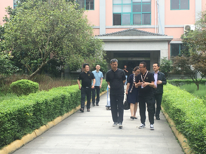 乐山市政协调研组组长耿强到我公司调研“就业效劳”事情_副本